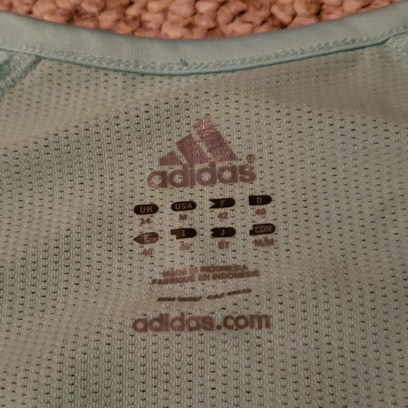 Womens Adidas dry fit shirt - Picture 3 of 3